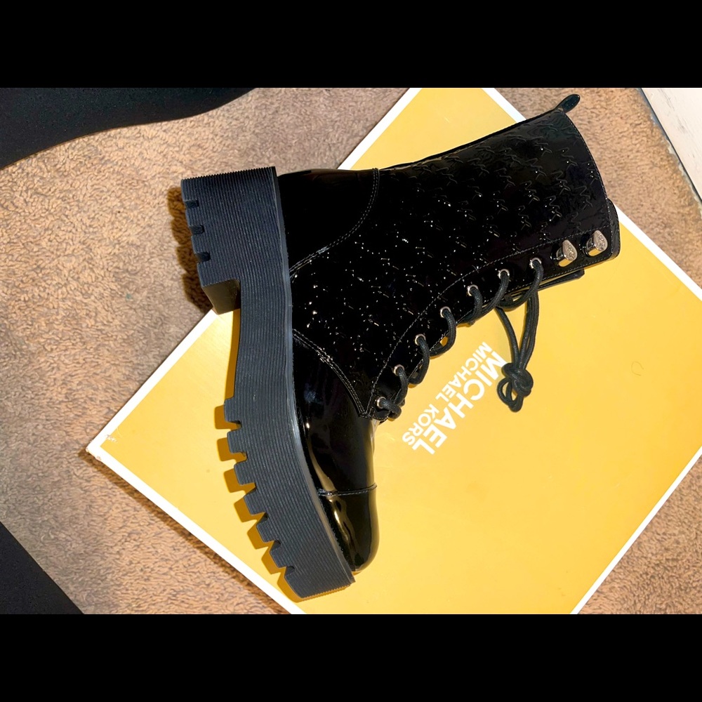 Michael Kors Bryce Bootie Size 5.5